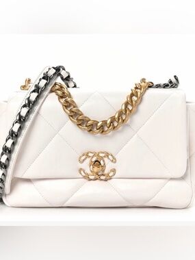 Chanel medium 19 new with tags attached fully